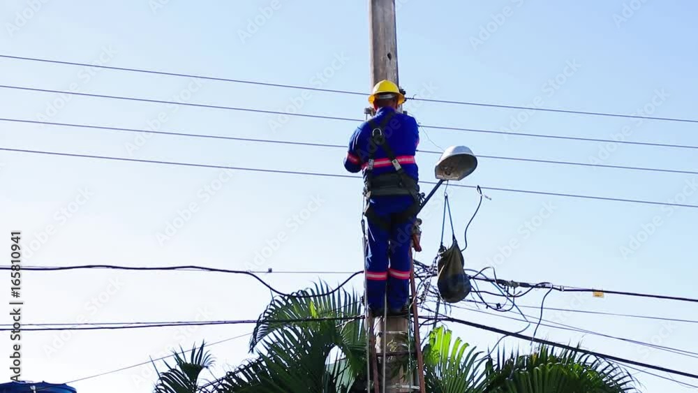 Trabalhador de redes elétricas.