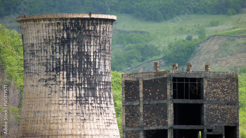 Verfallene Industrie und Fabrik in Hunedoara in Rumänien photo