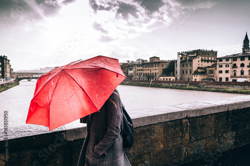 Fototapeta Naklejka Na Ścianę i Meble -  Red umbrella in Florence