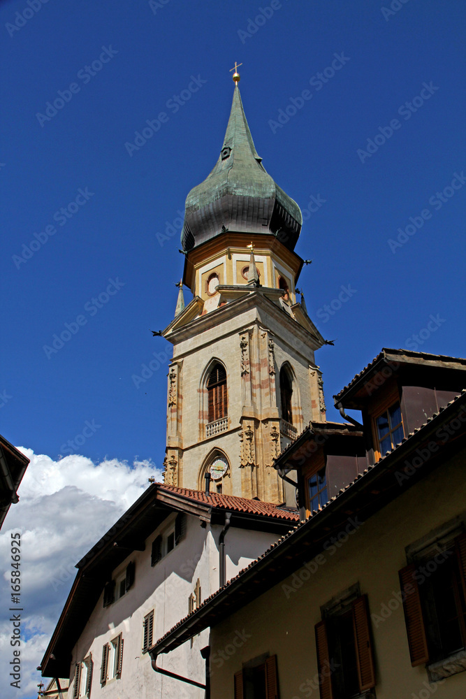 il campanile della parrocchiale di San Pietro ad Appiano (Bolzano)