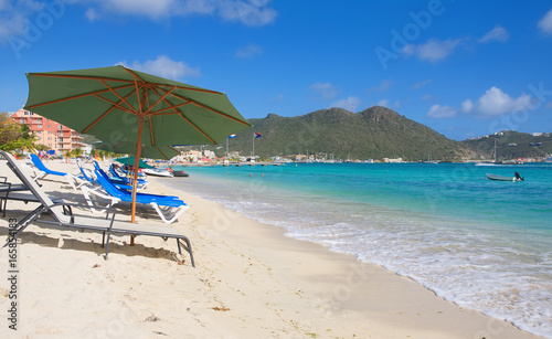 Obraz na płótnie Great Bay beach - Philipsburg Sint Maarten ( Saint Martin ) - Caribbean tropical island w salonie