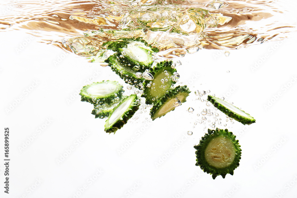 Obraz premium 水中夏野菜
