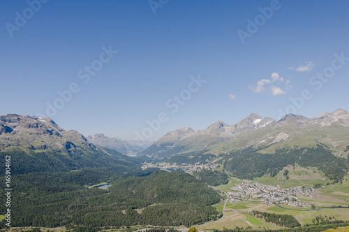 St. Moritz  Engadin  Oberengadin  Seenplatte  Alpen  Muottas Muragl  Bergbahn  Rosatschgruppe  Stazerwald  Stazersee  Graub  nden  Sommer  Schweiz