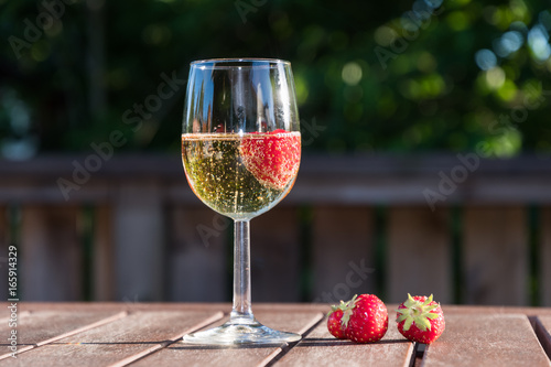 Sparkling wine with strawberries