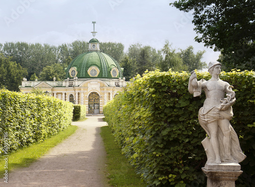 Картината върху платно The Manor of Kuskovo. Moscow.
