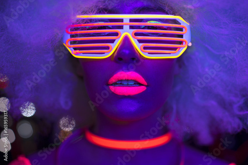 glow uv neon sexy disco female cyber doll robot electronic toy photo