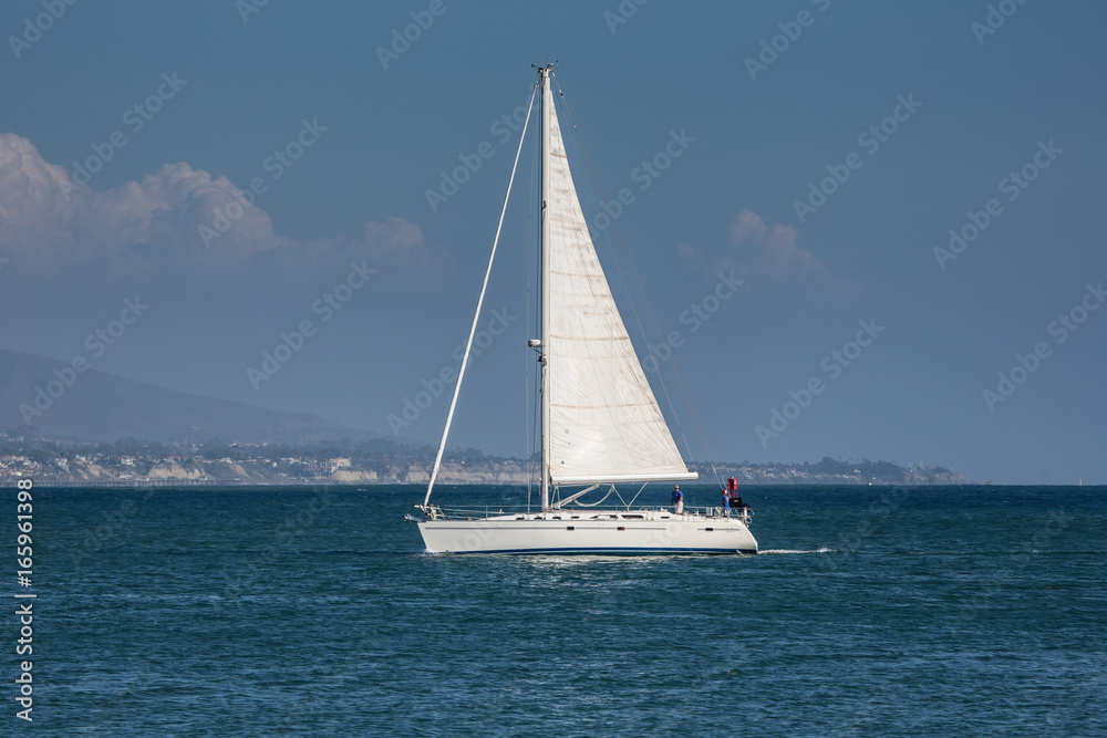 Obraz premium White Sailboat