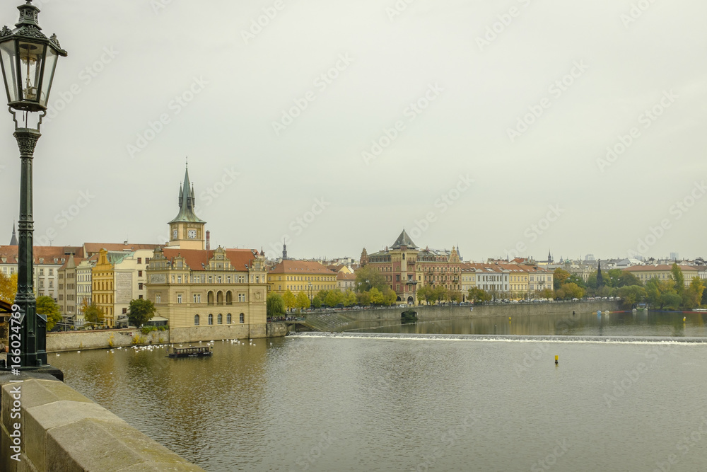 Prag an der Moldau von der Karlsbrücke aus gesehen