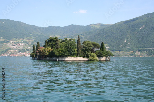 Isolotto sul lago