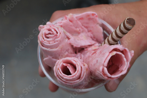 Thai ice cream roll