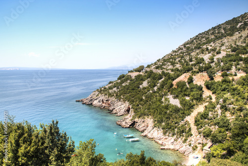 Obraz na płótnie Coast with the turquoise water of the Adriatic sea on Cres island in Croatia
w salonie