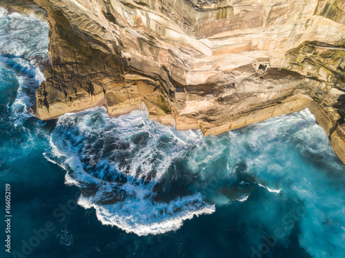 Rock cliff view of Sydney coastline