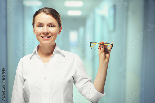 Young woman with spectacles...