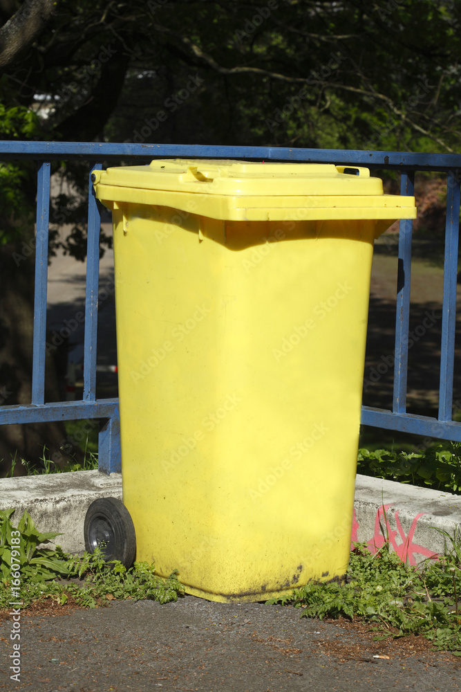 Gelbe Tonne, Wertstofftonnen für Plastikmüll Gelbe Tonne, Wertstofftonnen für Plastikmüll