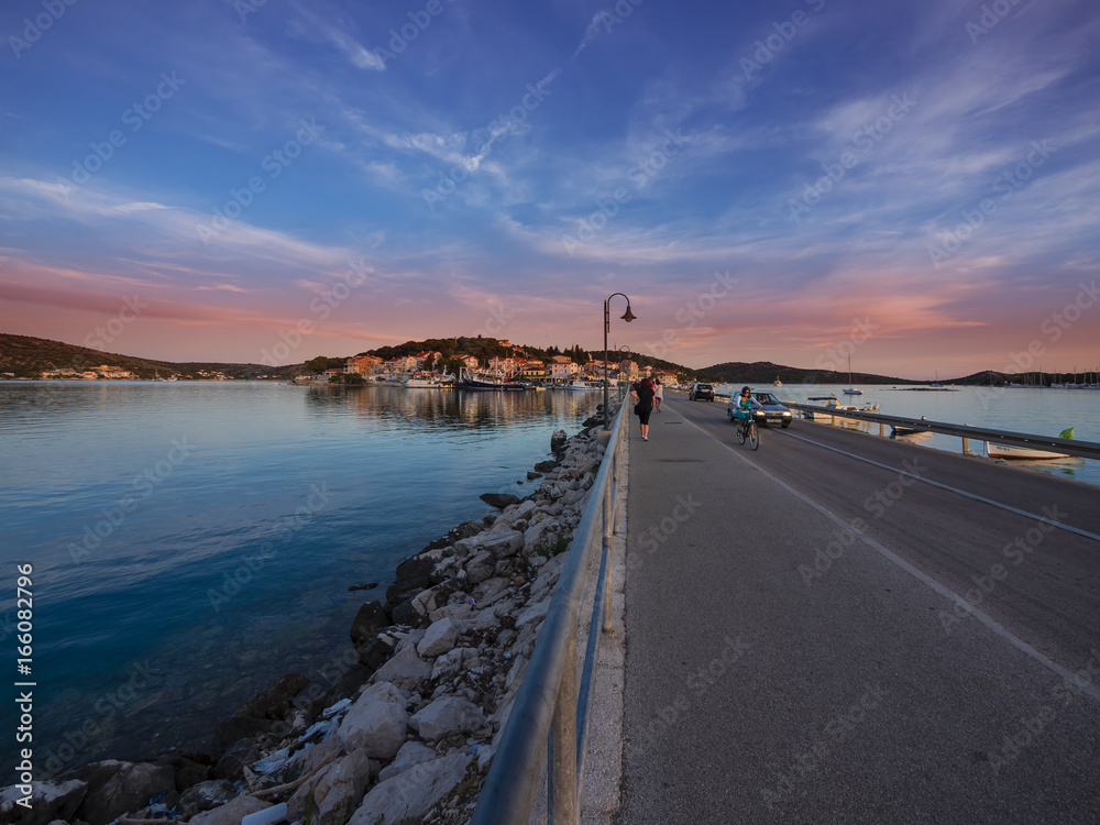 Kroatien, Adriaküste, Dalmatien, Region Split, Rogoznica mit Bucht und Yachthafen