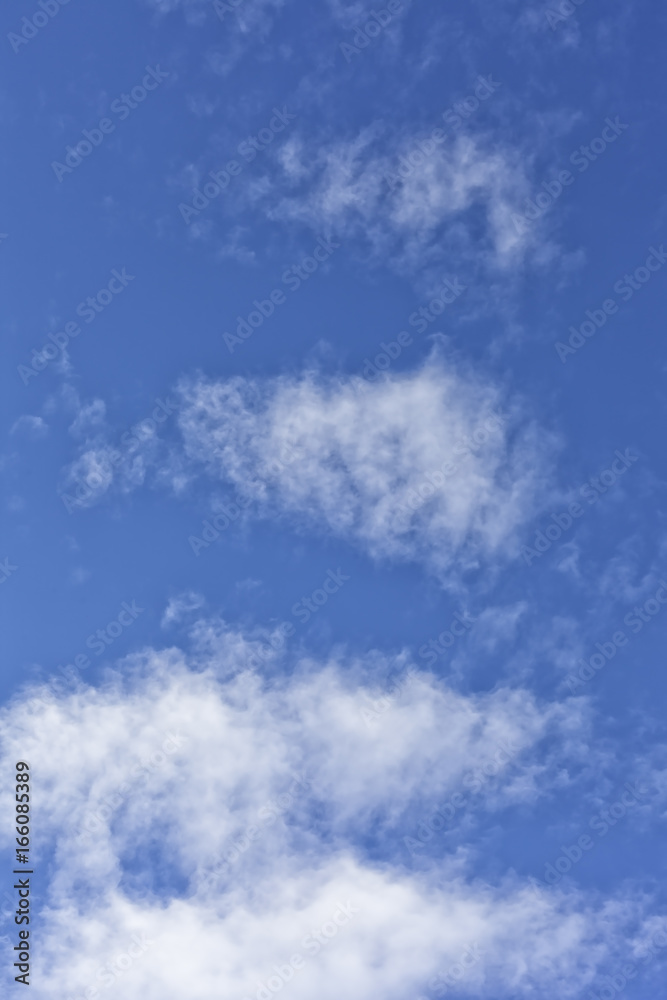 Obraz premium Clouds in the blue sky.