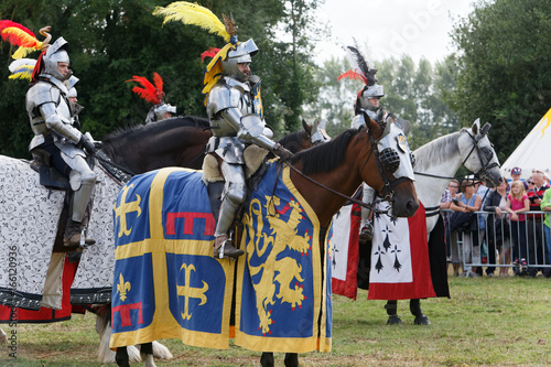 Spectacle : Chevaliers avant la bataille d'Azincourt le 25 octobre 1415, Pas-de-Calais, France