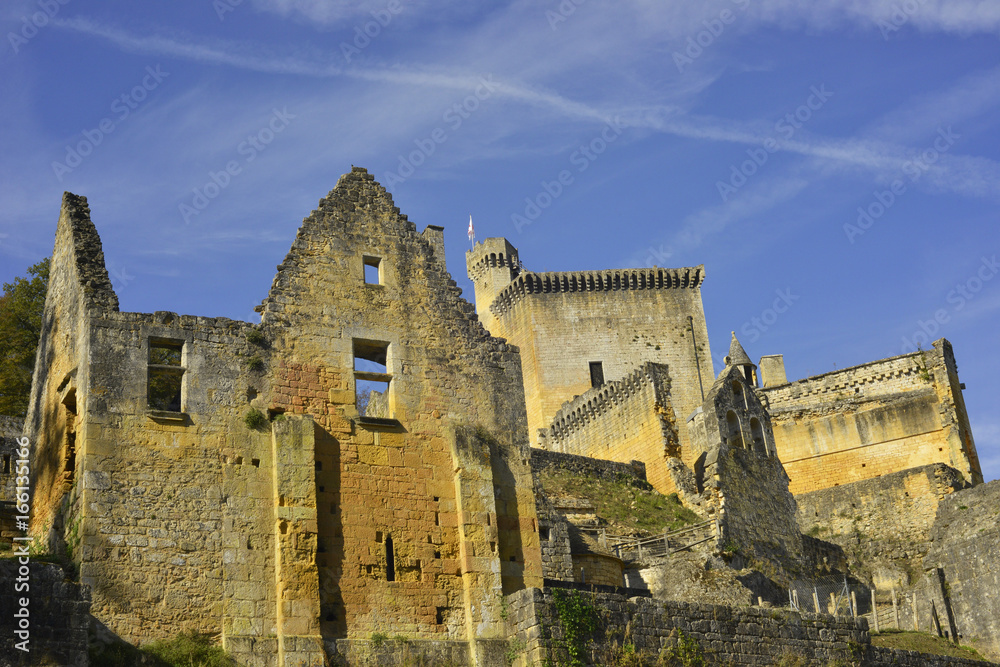 Ruines du château fort de Commarque (24620 Les Eyzies), département de la Dordogne, en région Nouvelle-Aquitaine