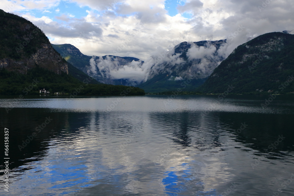 Photo of mountains and lake in Hallstatt of Austria 