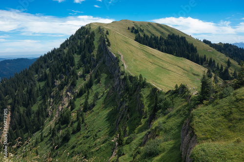 Wandern an einem Sonntag auf der Nagelfluhkette in den Allgäuer Aplen photo