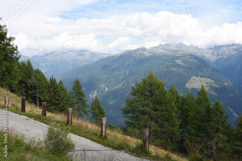 Mölltal, Marterle, Oberkärnten, Lienzer Dolomiten, Kreuzeckgruppe, Kreuzeck, Alm, Stadel, Straße, Wolken, Sommer photo