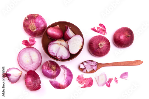  Fresh red onion sliced bulb and onion peel isolated on white background  , overhead shot and top view
