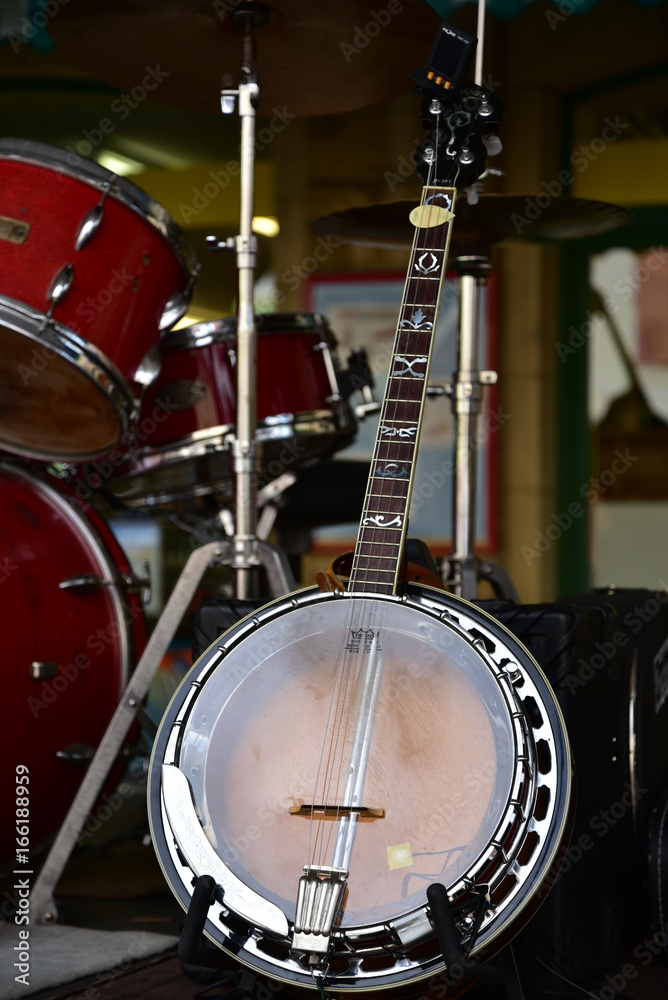 Fototapeta premium instrument à corde sur scène