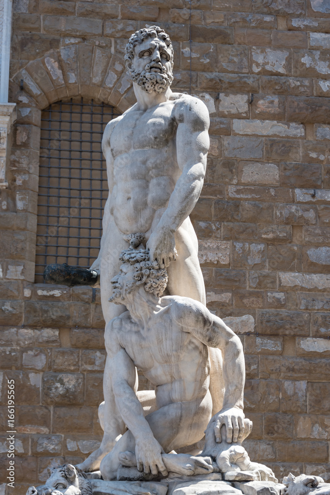Ercole e Caco, scultura di Baccio Bandinelli, Piazzadella Signoria Ercole e Caco, scultura di Baccio Bandinelli, Piazzadella Signoria