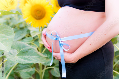 Maternità, fiocco azzurro per la neo mamma photo