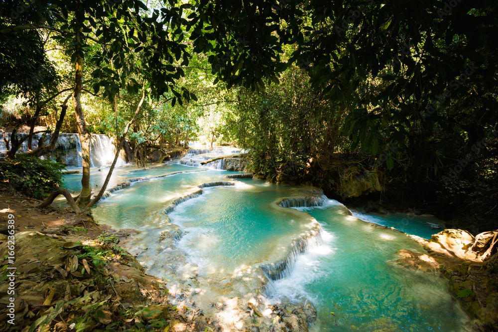 Fototapeta premium Kuang Si waterfall Luang Prabang