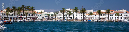 Panorama Avinguda am Mittelmeer in Fornells auf Menorca