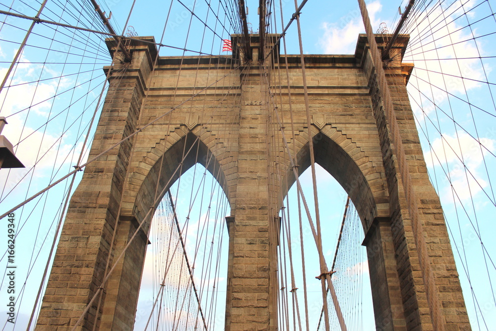 Fototapeta premium Brooklyn bridge arch