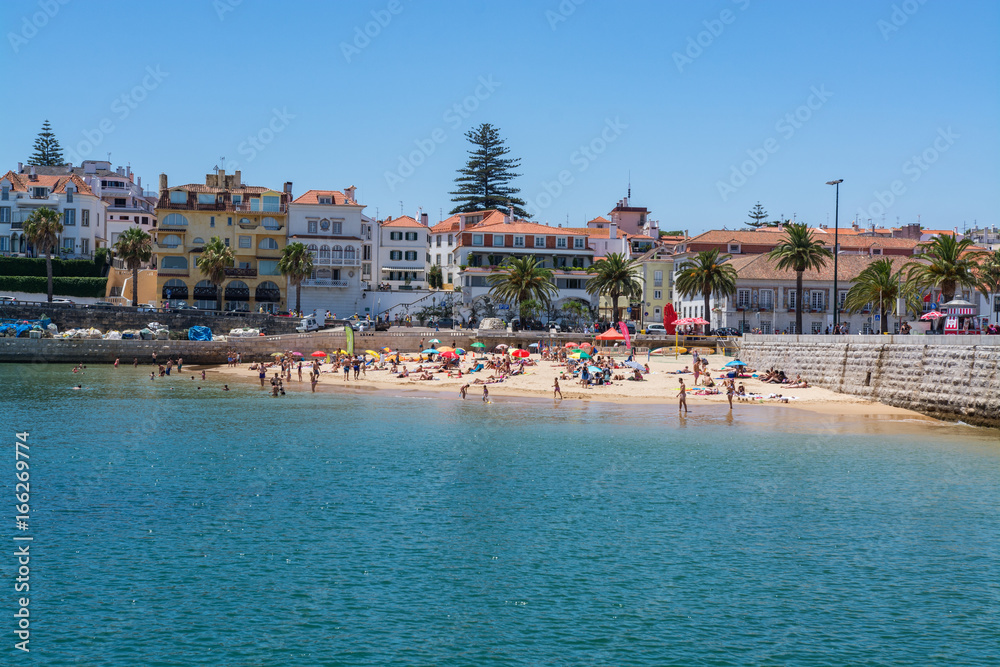 Fototapeta premium Pescadores beach in Cascais, Portugal.