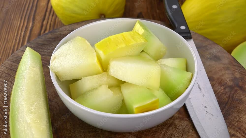 Rotating Chopped Honeydew Melon (not loopable; 4K) Rotating Chopped Honeydew Melon (not loopable; 4K)
