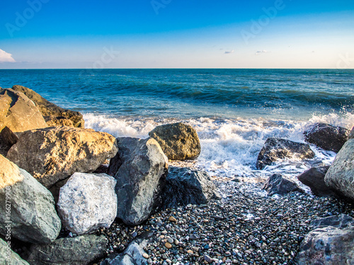 Fototapeta Naklejka Na Ścianę i Meble -  Storm at the rocky beach