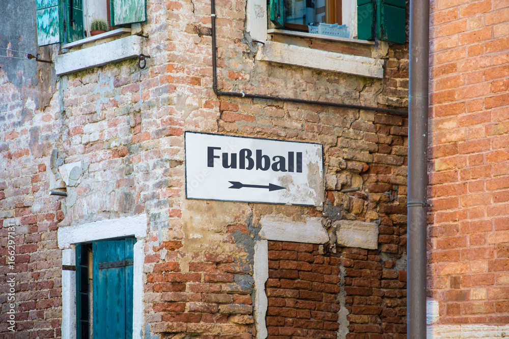 Schild 228 - Fussball