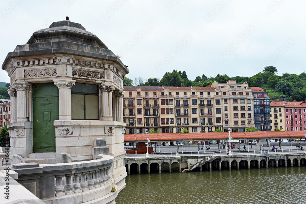 Uferpanorama in Bilbao