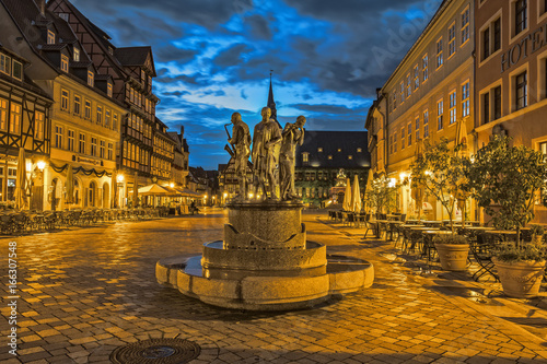 quedlinburg market monument
