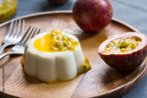 Slika na platnu Panna Cotta with Passion fruit