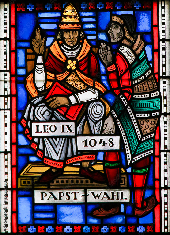 Obraz premium Stained Glass in Worms - Pope Leo IX