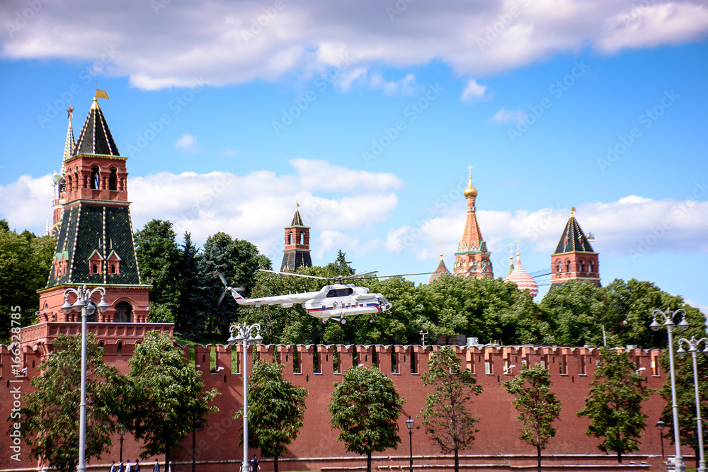 Naklejka premium The helicopter of the Kremlin, takes off the territory of the Kremlin