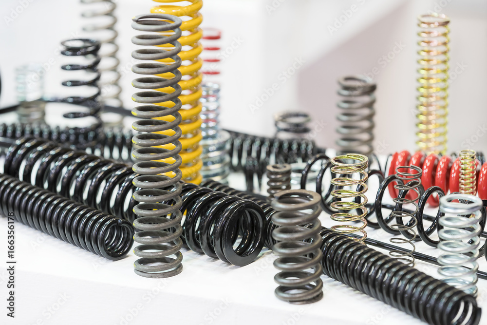 © lester120 - Multicolored metal of different sizes car springs