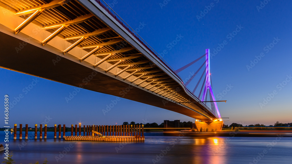 Wunschmotiv: Rheinbrücke Wesel #166365589