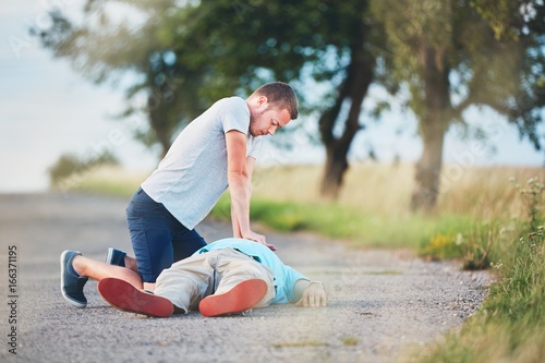 Resuscitation on the road photo