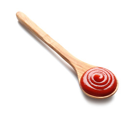 Fototapete Gewürze Wooden spoon with tomato sauce on white background  © Africa Studio