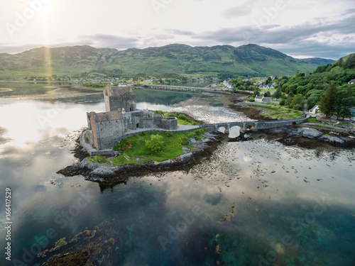 Fotografie Aerial view of the historic Eilean Donan Castle by Dornie