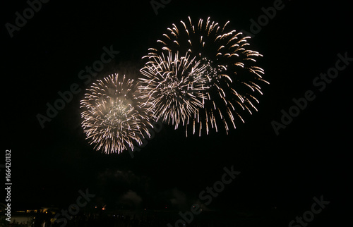 Fuori artificiali per festeggiare la notte di San Silvestro photo