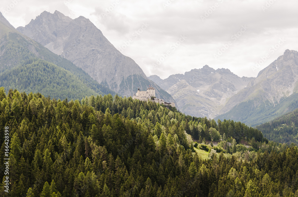Wunderschne Berge In Graubnden Bildernull