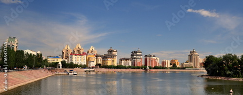 Ultramoderne Skyline am Ufer des Ischim photo