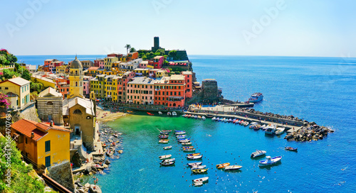 Принти на полотні View of the beautiful seaside of Vernazza village in summer in the Cinque Terre area, Italy